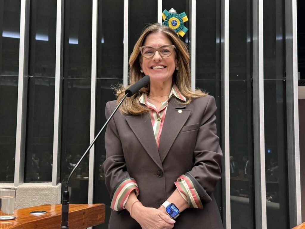 Dia do Trabalhador: Rogéria Santos relata projeto que amplia oportunidades para mães solo no mercado de trabalho