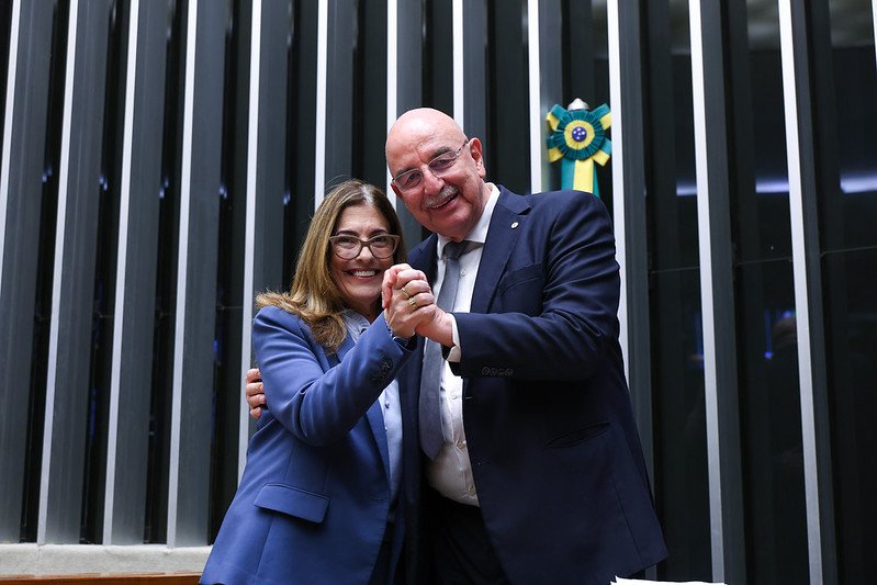 Câmara aprova projeto relatado por Rogéria Santos que endurece combate à violência sexual infantil na internet